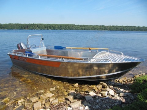 Алюминиевая лодка Wellboat 46 консоль